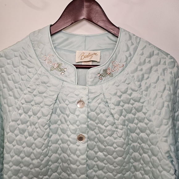 VTG | 60s 70s Barbizon Quilted Bed Jacket w/ Floral Embroidery - Medium - Picture 3 of 5